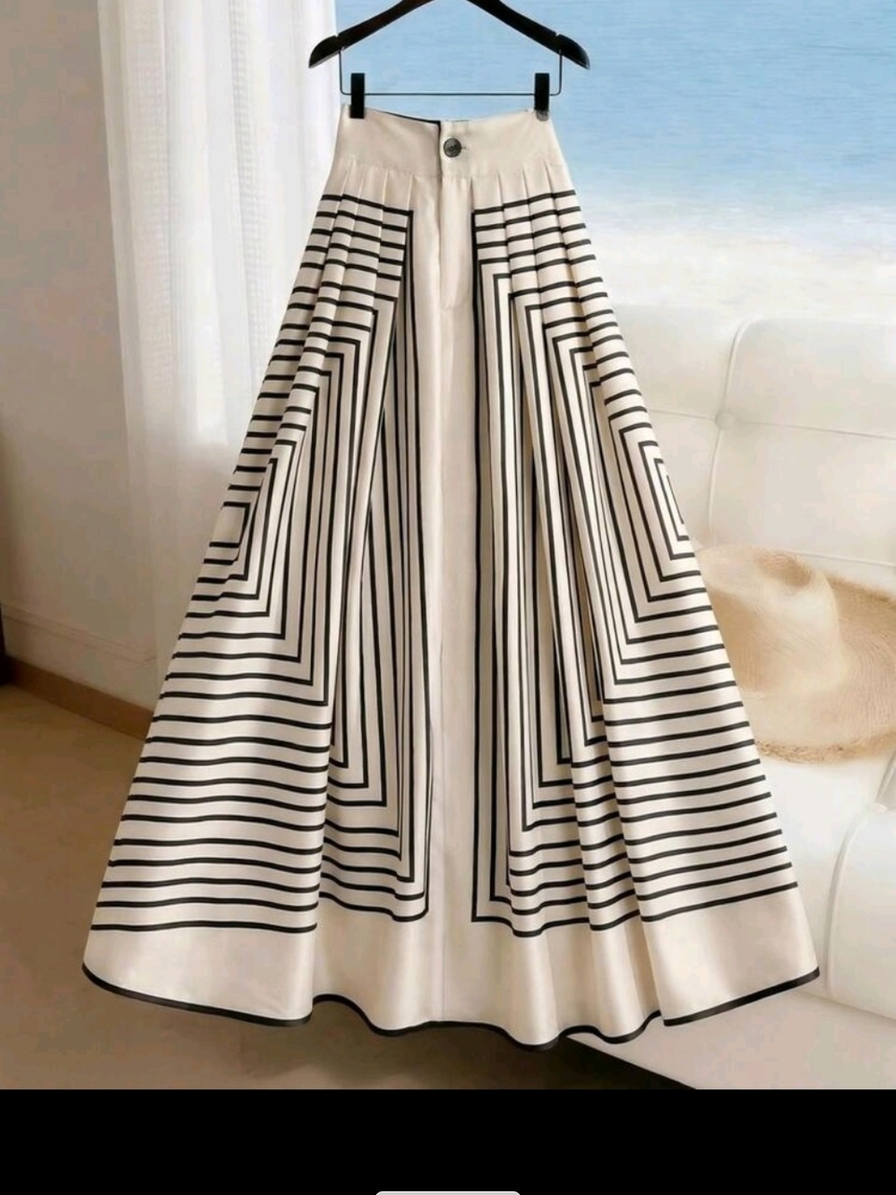 Women's Geometric Maxi Skirt in White & Black